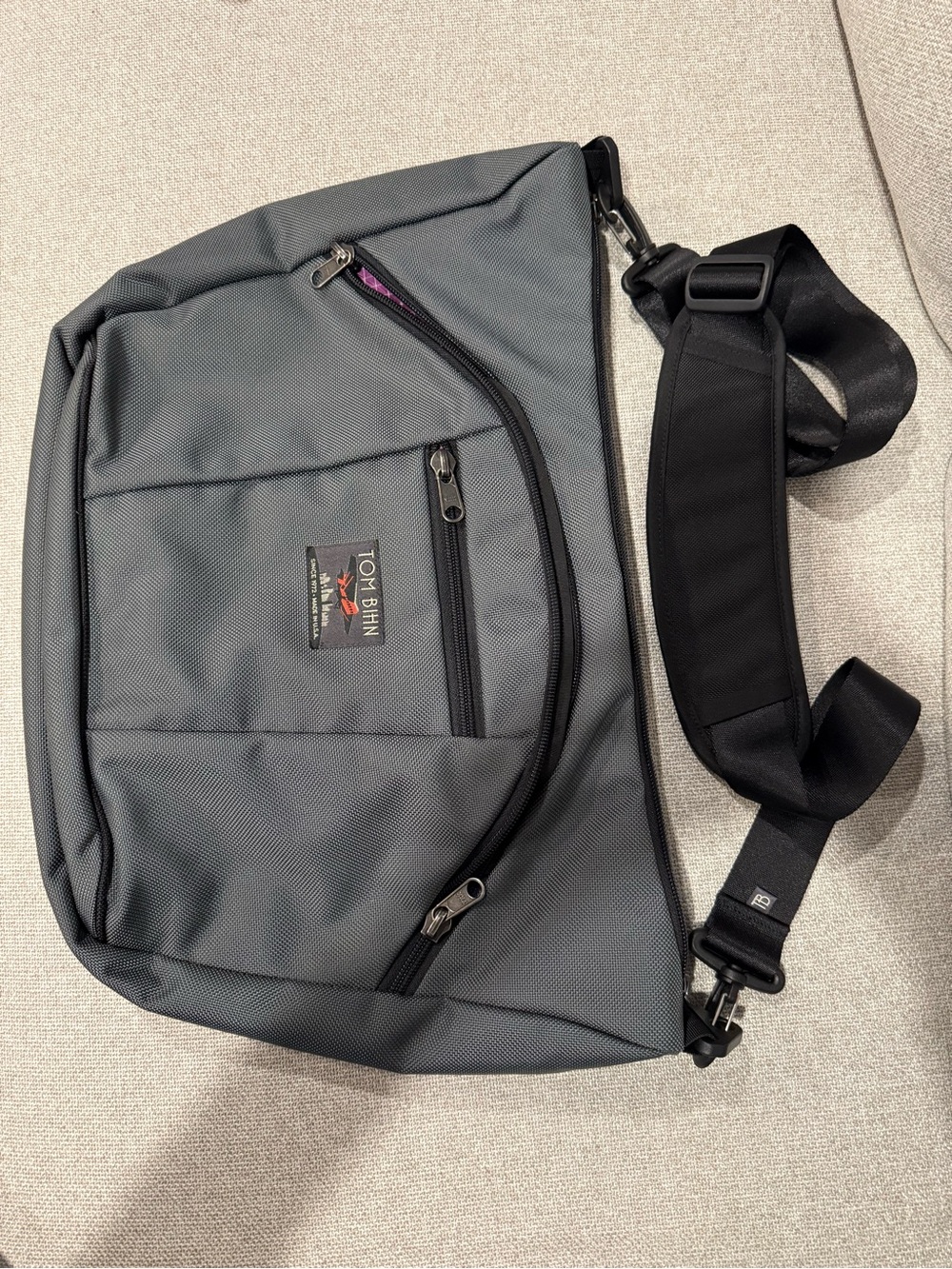 Tom Bihn Parental Unit - Steel 1050 Ballistic/Ultraviolet 200 Halcyon, like new! - Picture 2 of 7